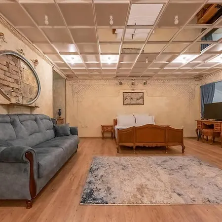 Beautiful One Bedroom In Old Town