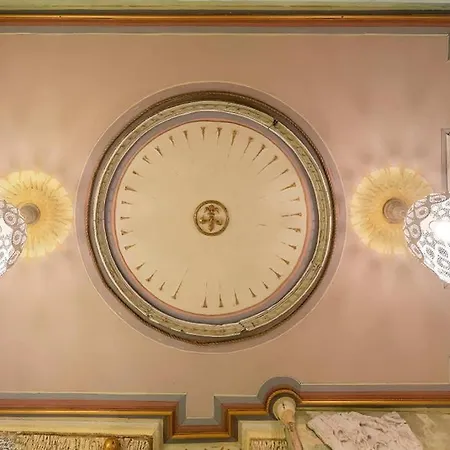 Beautiful One Bedroom In Old Town Apartment