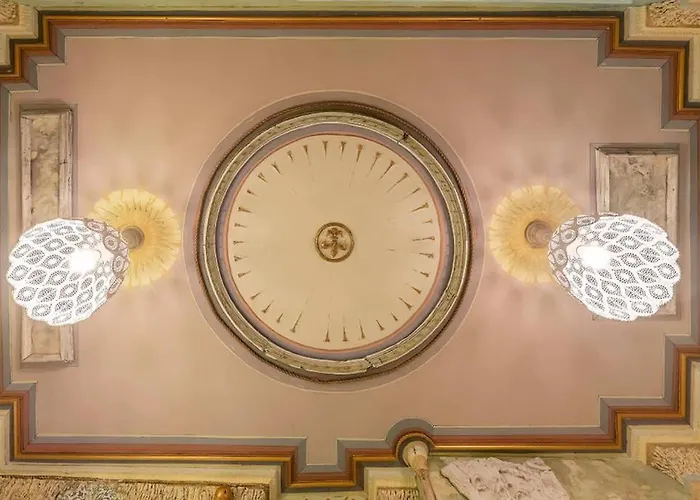 Beautiful One Bedroom In Old Town Apartament